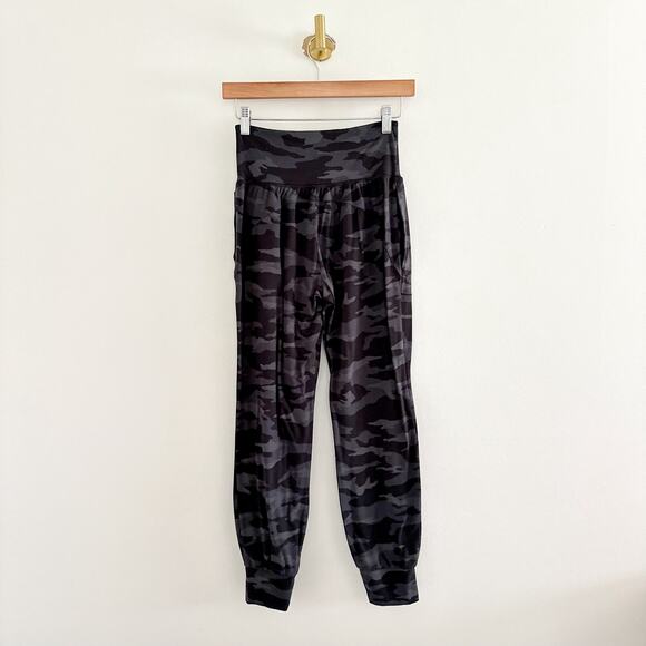 Athleta Salutation Cruise Camo Print Jogger Black/Gray XS - Picture 5 of 12